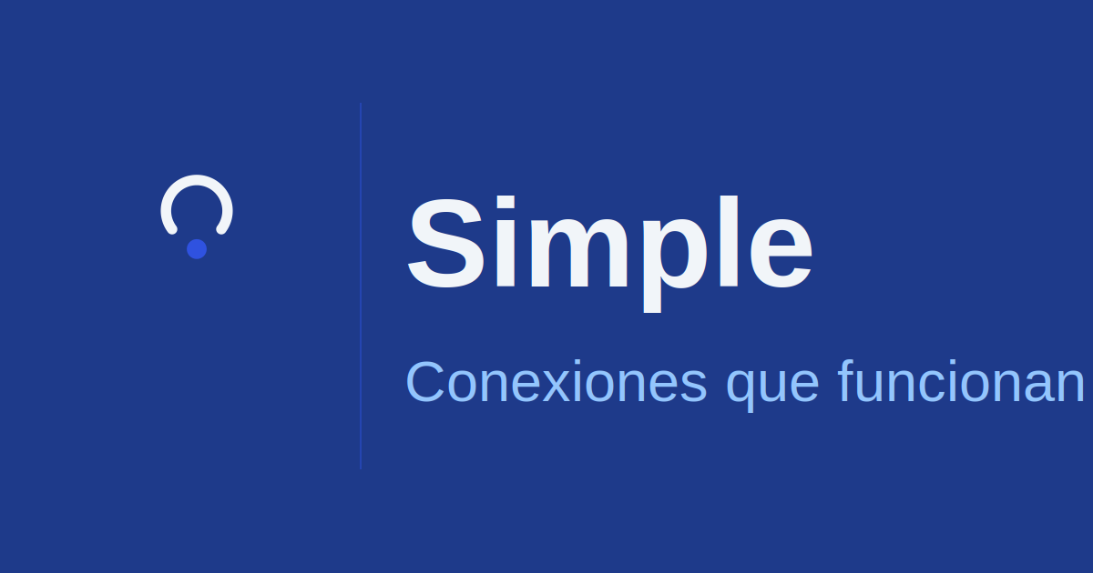 Familia colombiana contratando empleada doméstica verificada de forma segura